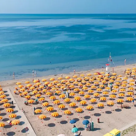 Adorable Seaview Flat At Pineta 格拉多