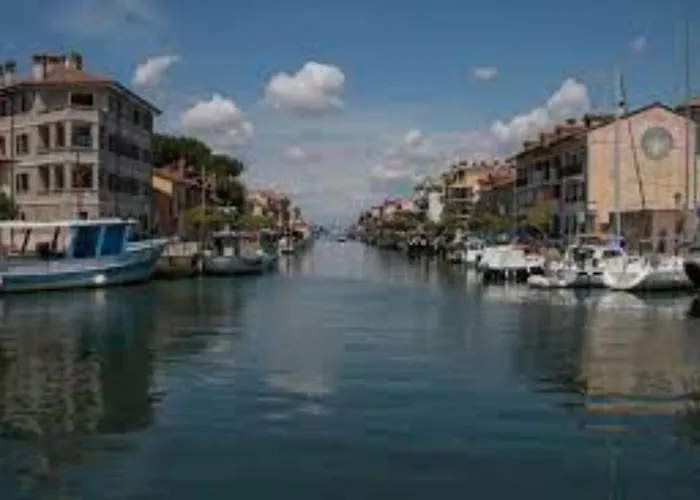 Adorable Seaview Flat At Pineta 格拉多